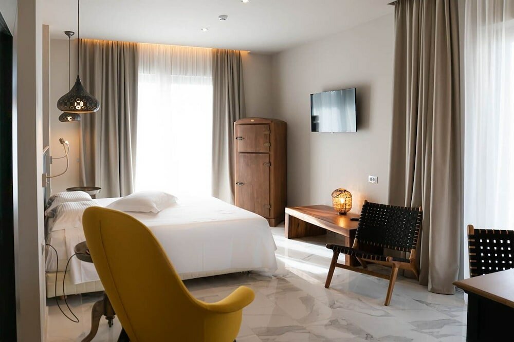 Фото Elysian Luxury Hotel & SPA