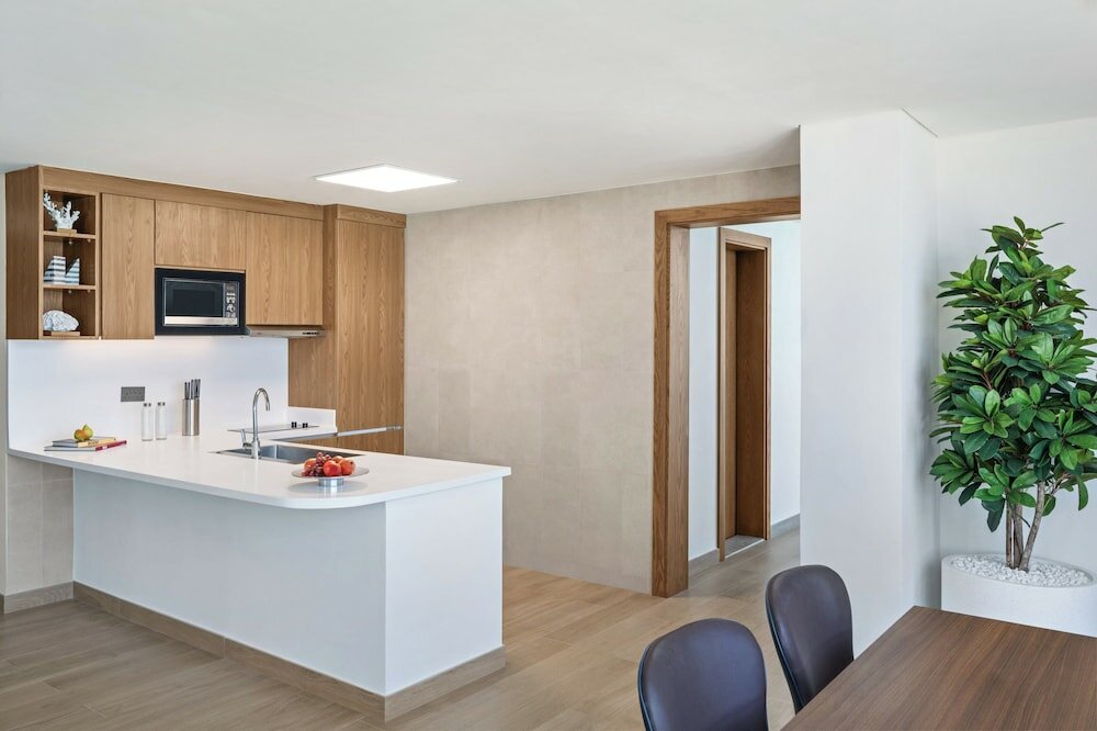 Фото Beach Bay Hotel Mirfa