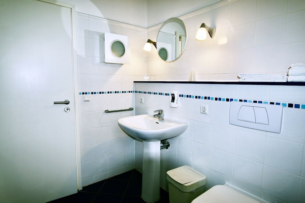 Фото Hotel Rheinischer Hof