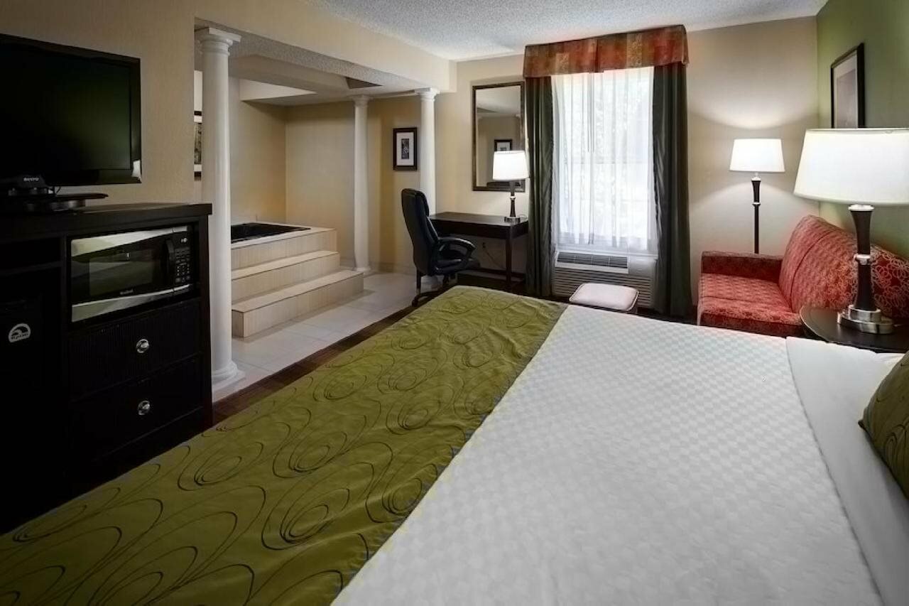 Фото Best Western Plus Addison/Dallas Hotel