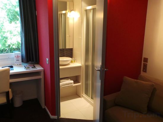 Фото Hotel Kyriad Quimper Sud