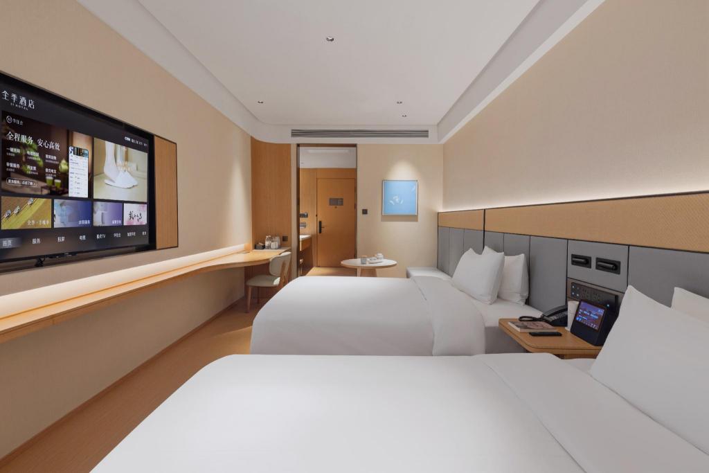 Фото Vienna Chongqing Yuanjiagang Subway Station Branch