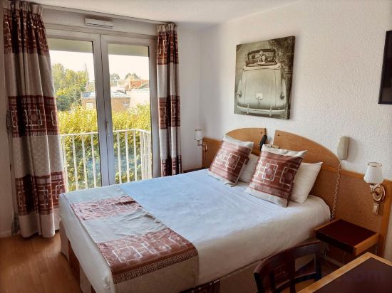 Фото Kyriad Direct Arpajon