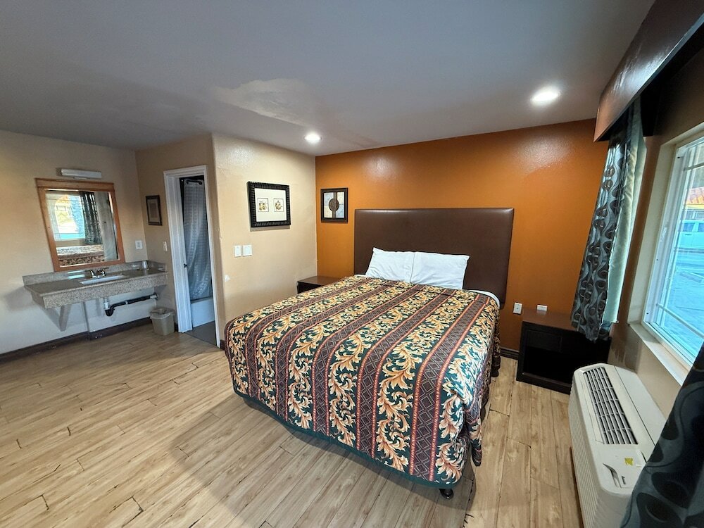 Фото Rocky Inn