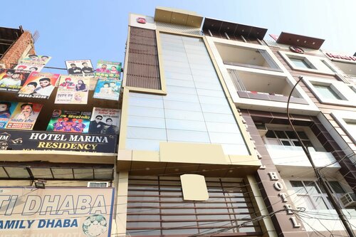 Azaad Lifestyle Hotel by Oyo Rooms
