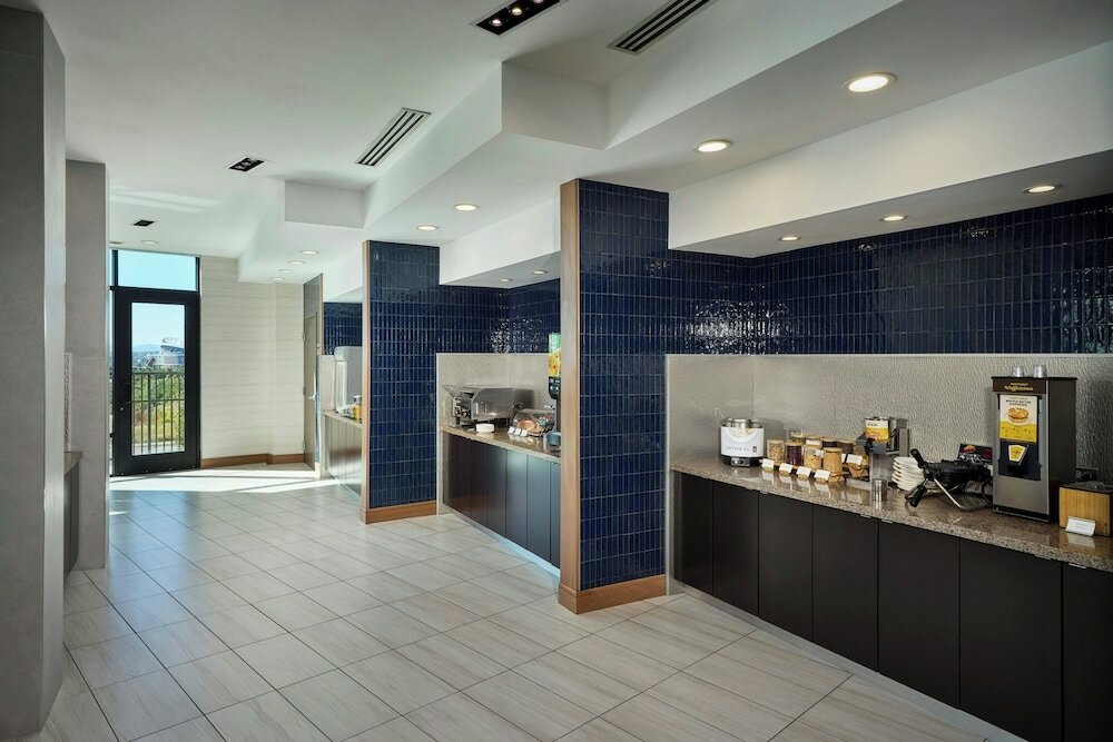 Фото Fairfield Inn & Suites by Marriott Denver Downtown