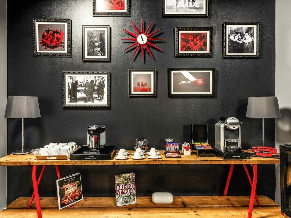 Фото Ibis Bristol Temple Meads Quay