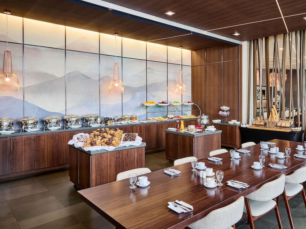 Фото Novotel Toronto Vaughan Centre