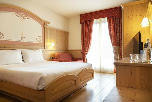 Внешний вид отеля Beverly Gourmet & SPA Hotel в Пинцоле, фото 5