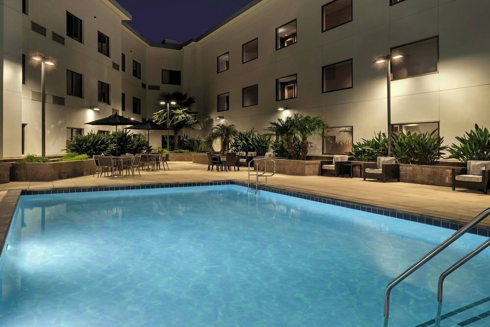Фото Courtyard by Marriott Redwood City