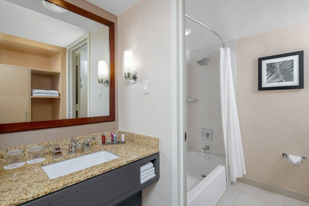Фото Boca Raton Marriott at Boca Center