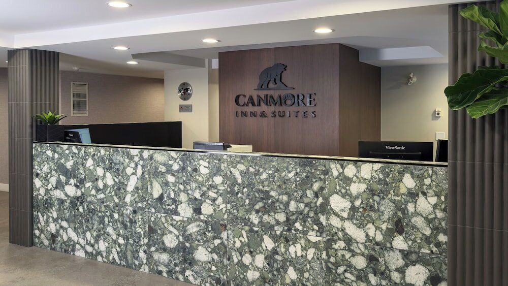 Фото Canmore Inn & Suites