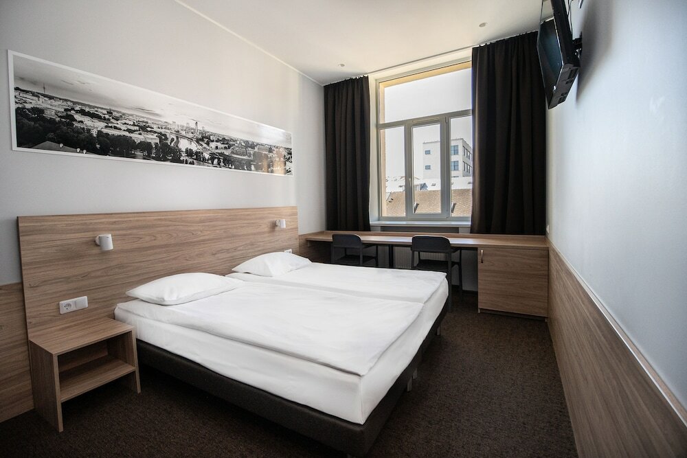 Фото Corner Hotel