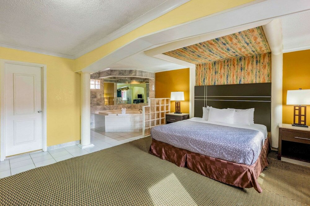Фото Econo Lodge Beach and Boardwalk