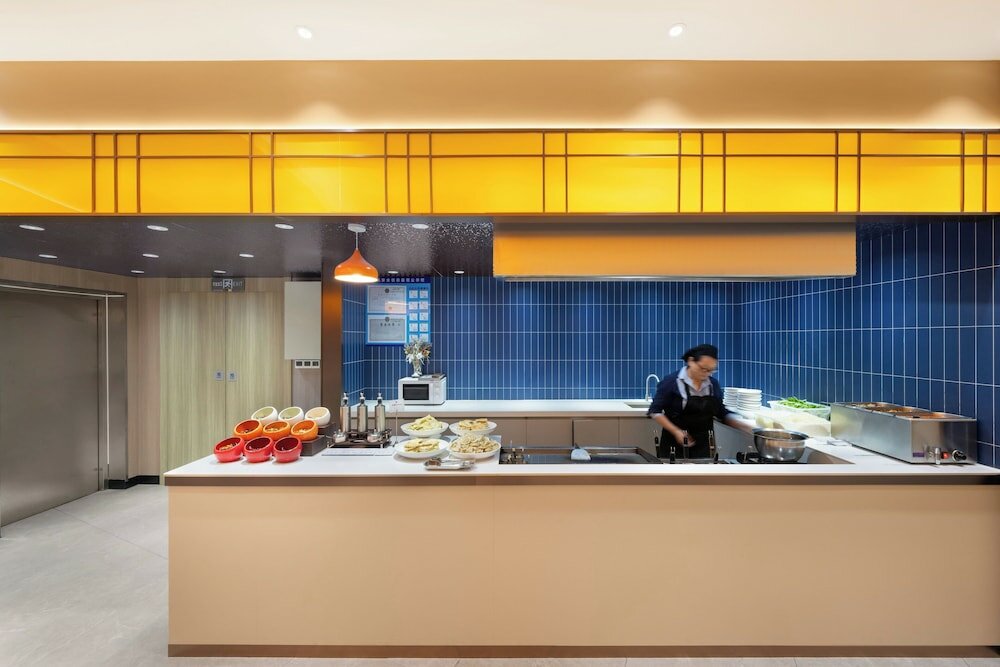 Фото Holiday Inn Express Shanghai Putuo, an Ihg Hotel