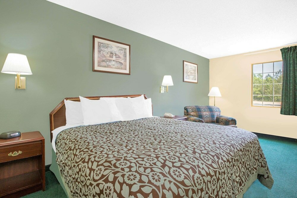 Фото Days Inn by Wyndham Lincoln
