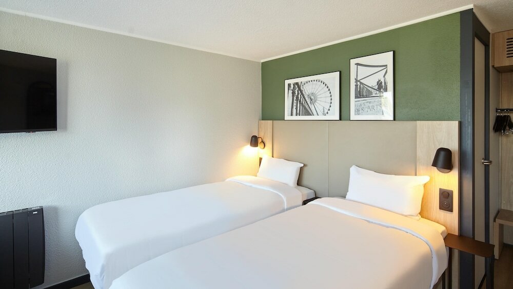 Фото Campanile Cergy Pontoise