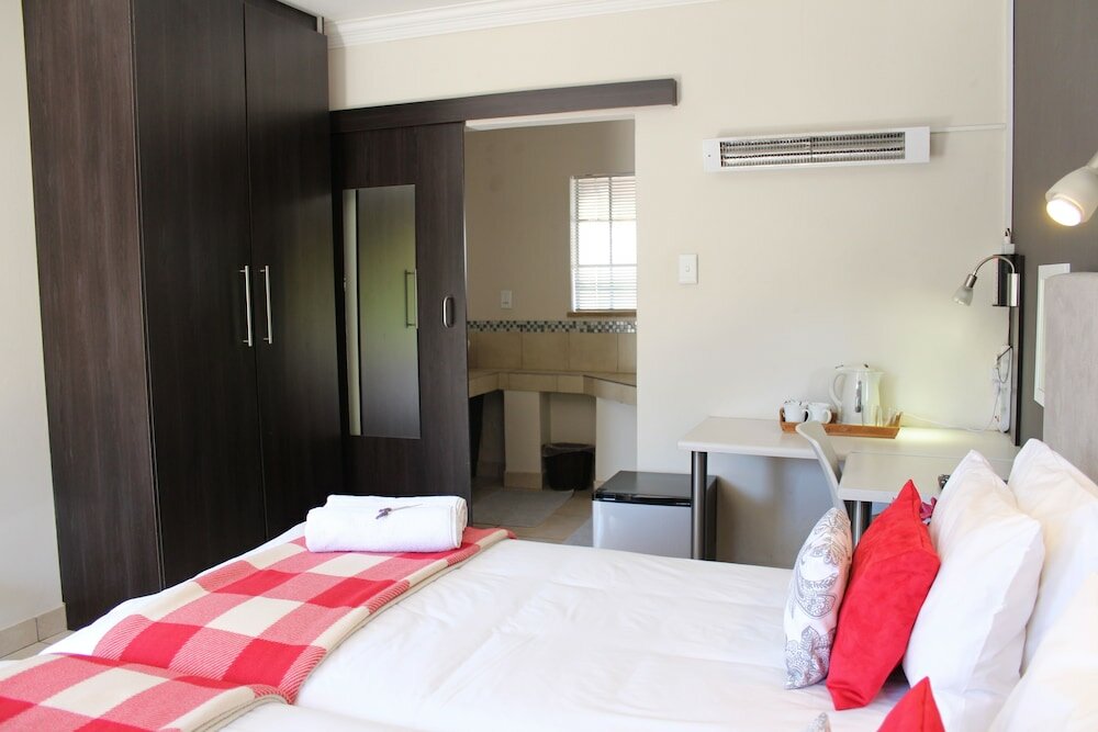 Фото 3Liebeloft Guest House