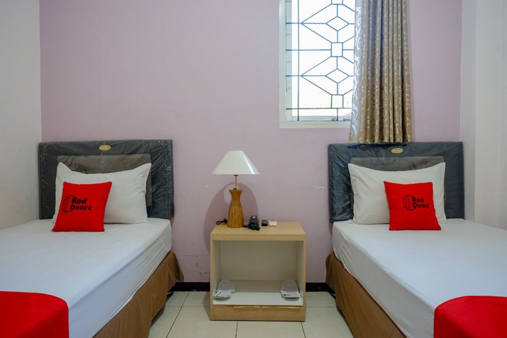 Фото RedDoorz Plus Syariah @ Hotel Boulevard Luwuk