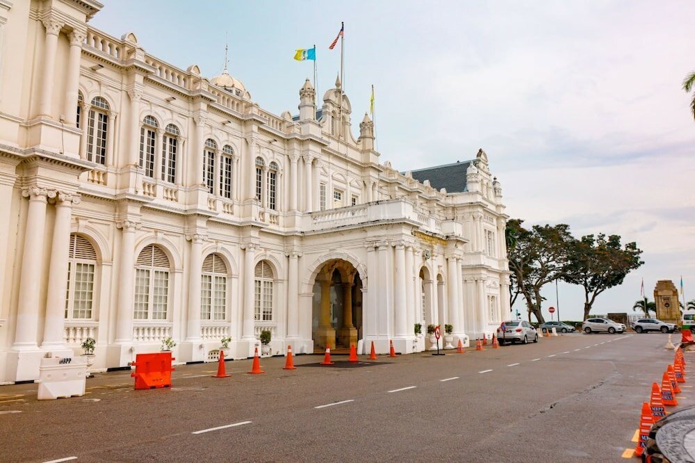 Фото Bishop Hotel