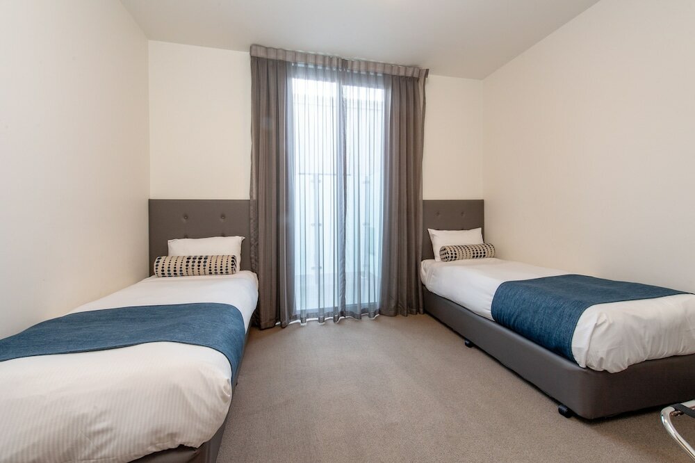 Фото Mawson Lakes Hotel & Function Centre