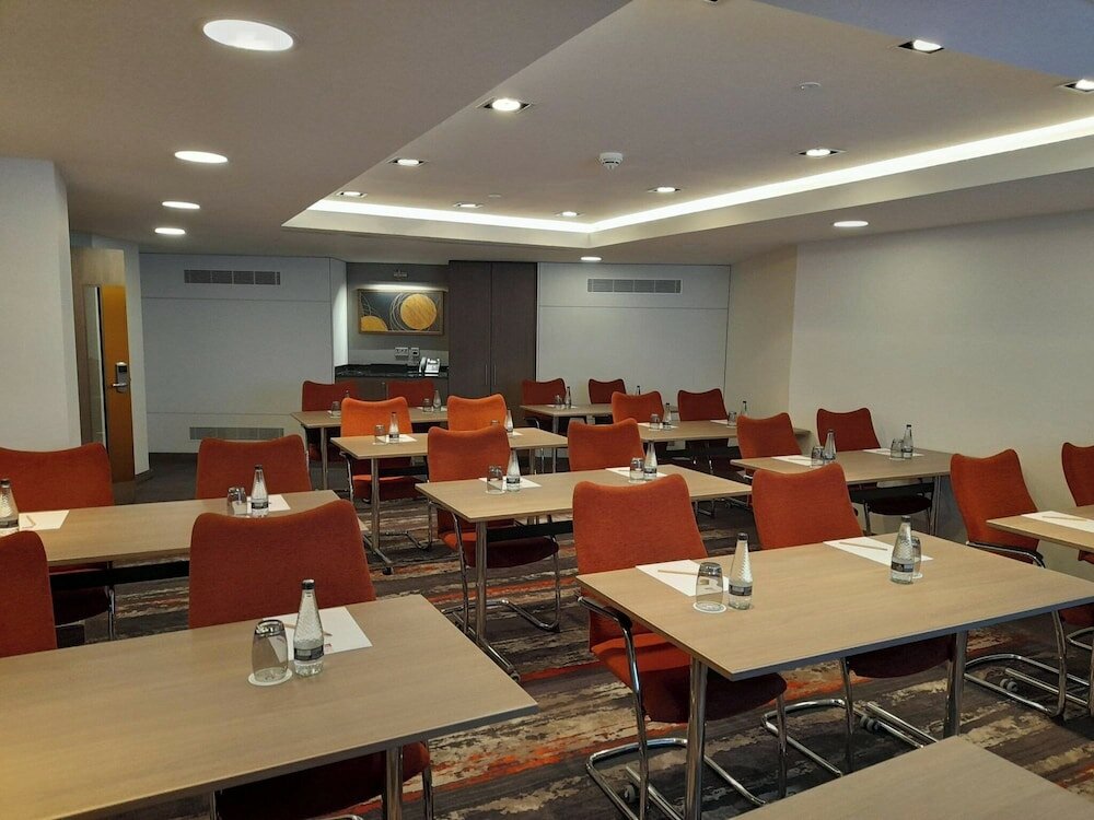 Фото Clayton Hotel Bristol City