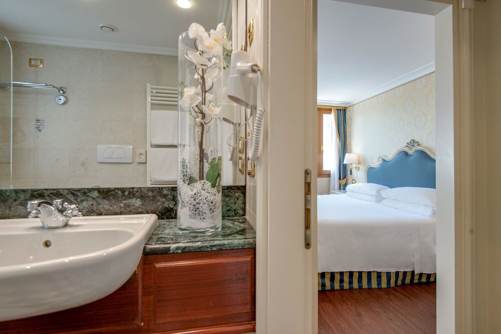 Фото Hotel Antiche Figure
