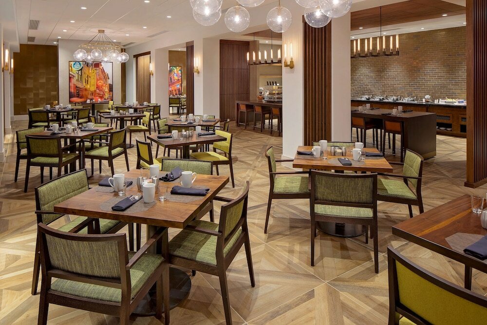 Фото Hilton Nashville Airport