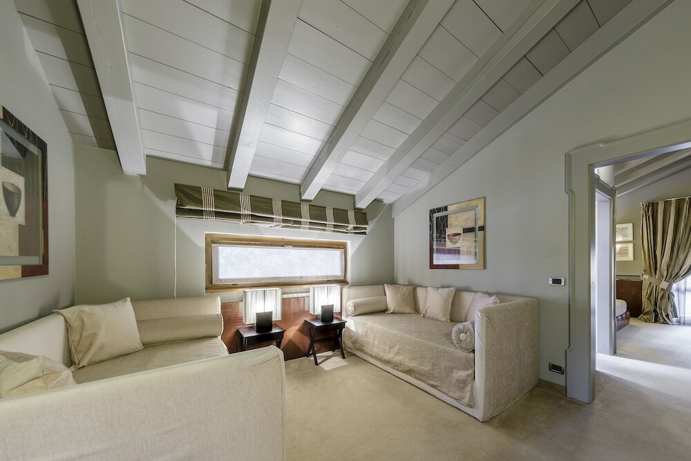 Фото Lajadira Hotel & SPA