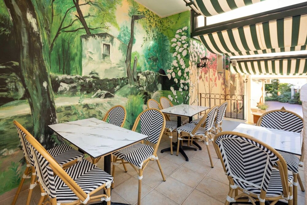 Фото Bella Vista Beach Hotel and Studios