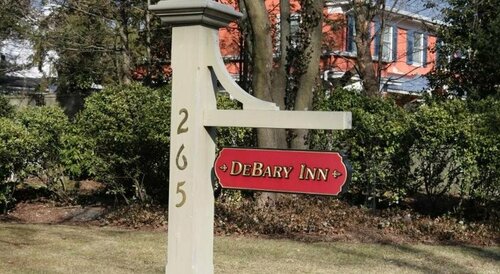 Гостиница The DeBary Inn в Саммите