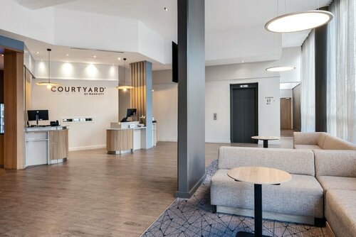 Гостиница Courtyard by Marriott Paris La Defense West - Colombes в Уйе