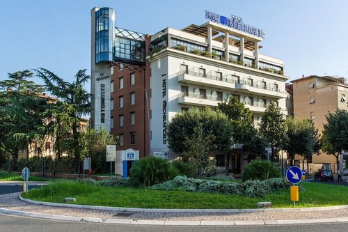 Гостиница Hotel Michelangelo Palace в Терни