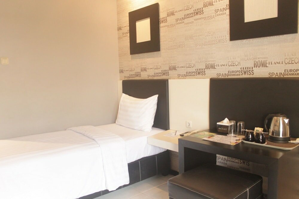 Фото Luminor Hotel Jember