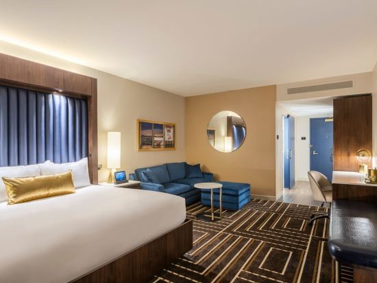 Фото Circa Resort & Casino