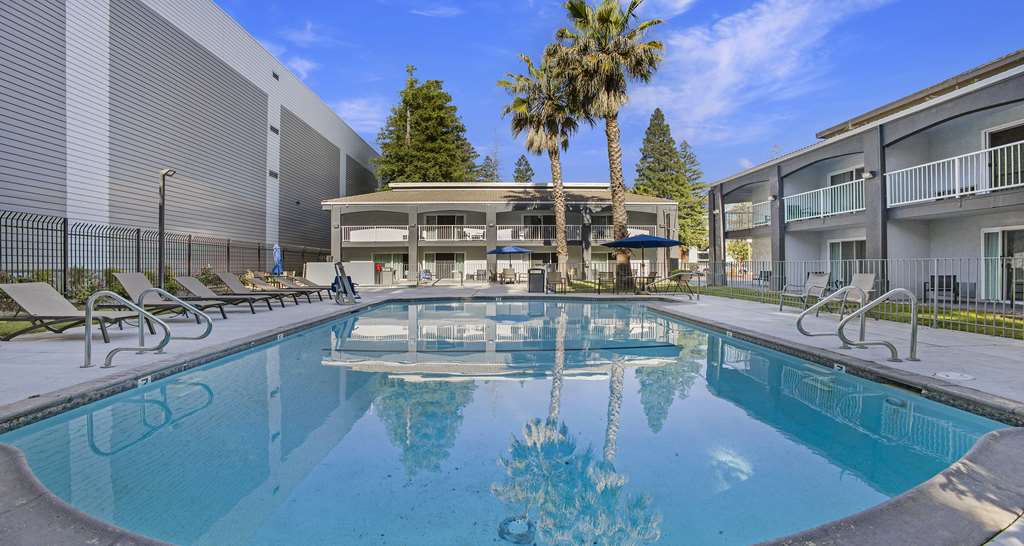 Фото SureStay Plus Hotel by Best Western Sacramento North