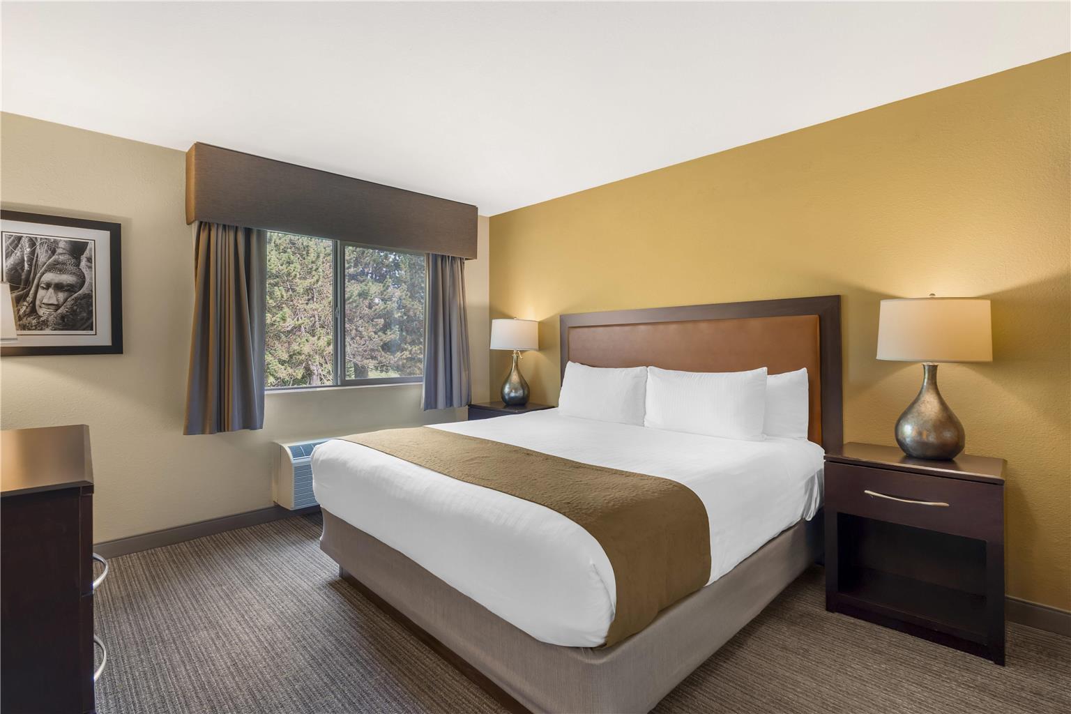 Фото Best Western Plus Plaza by the Green