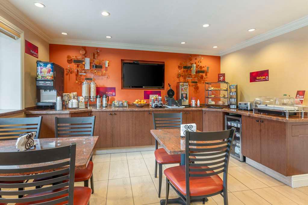 Фото Best Western Plus Airport Plaza
