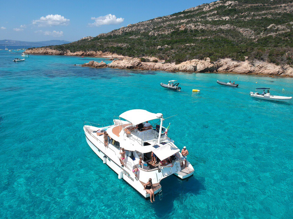Яхта Sardinia