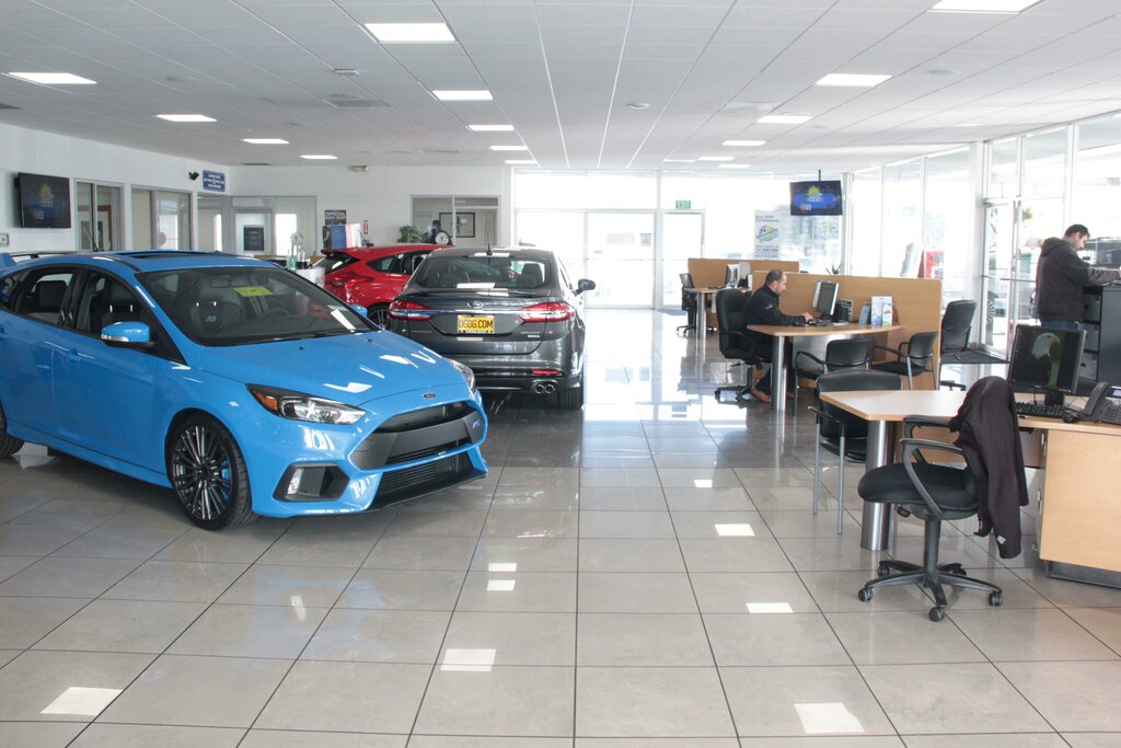 Автосалон Форд в Америке