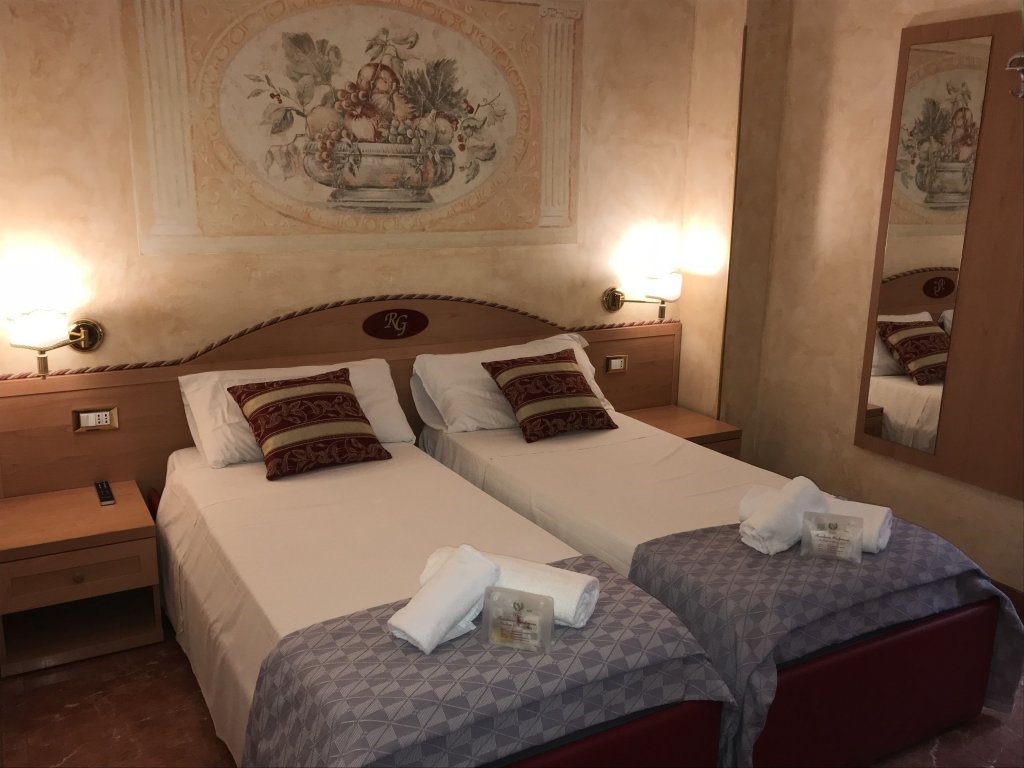 Фото Отель Legend R. G.