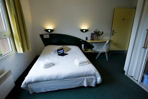 Hotel Cerise Auxerre (Bourgogne-Franche-Comté, Yonne, Arrondissement d'Auxerre, Monéteau, Rue d'Athènes, 2), hotel