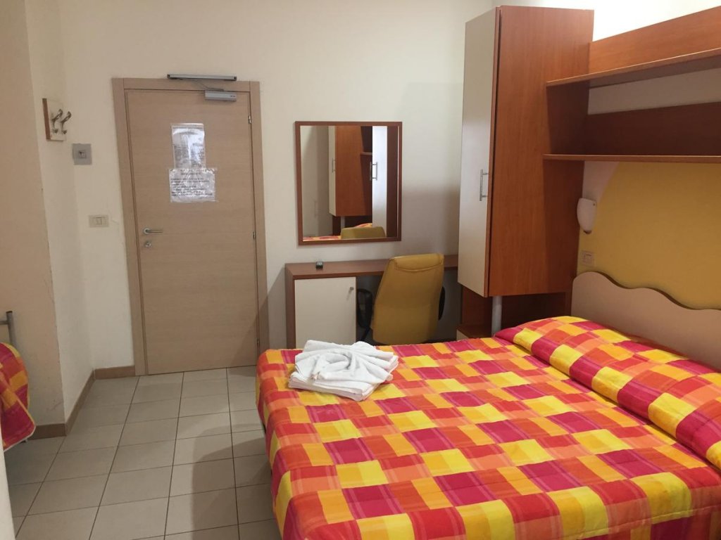 Фото Hotel Happy