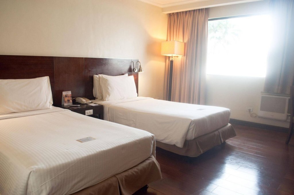 Фото Pearl Garden Hotel