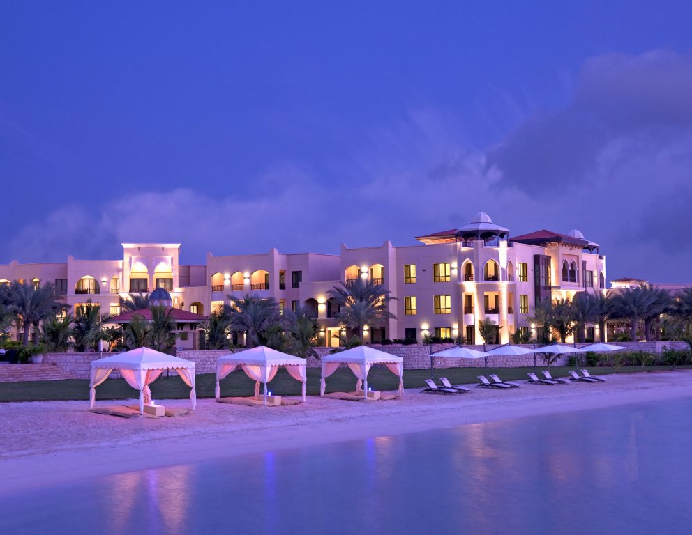 Фото Shangri-La Hotel Apartments Qaryat Al Beri