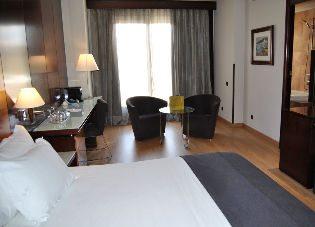 Фото Hotel Silken Ramblas