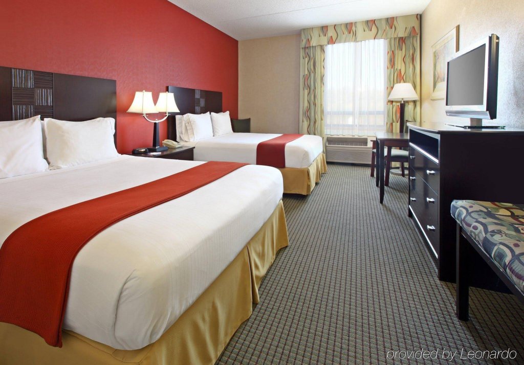 Фото Holiday Inn Express & Suites Harrison