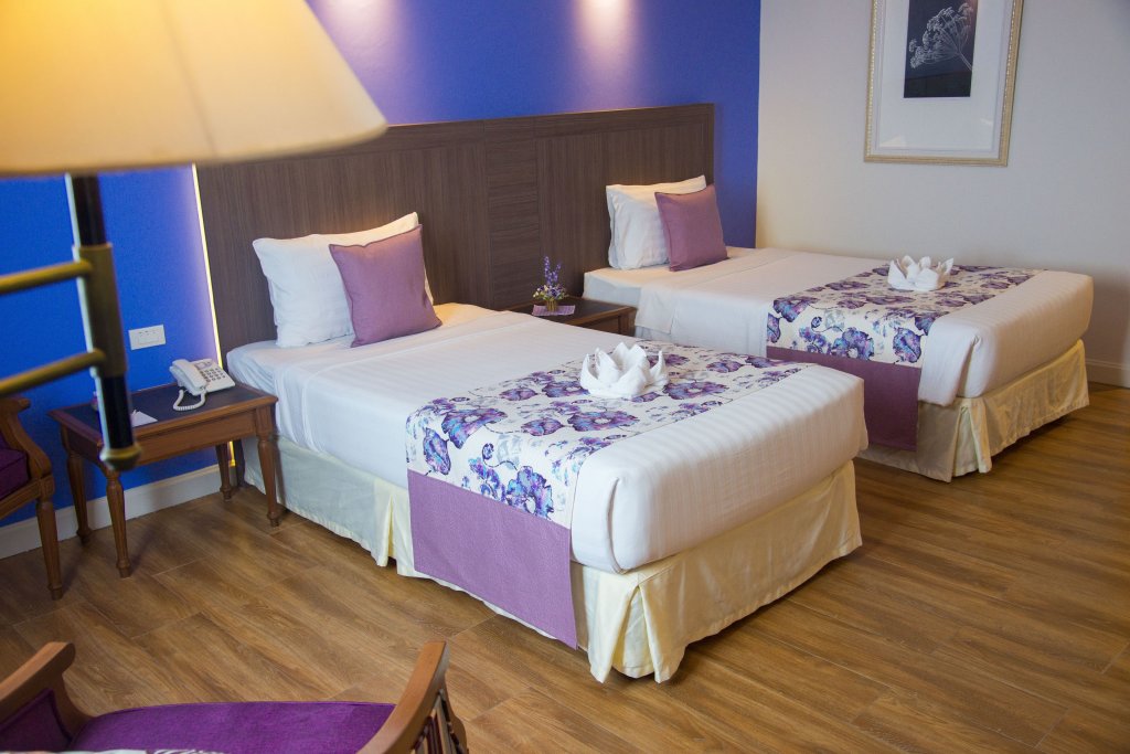 Фото Hua Hin Grand Hotel and Plaza