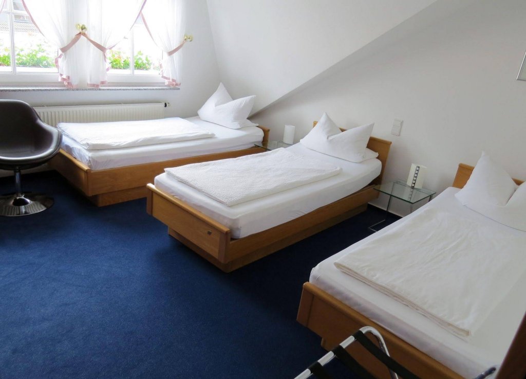 Фото Hotel Garni Retterath - Nürburgring