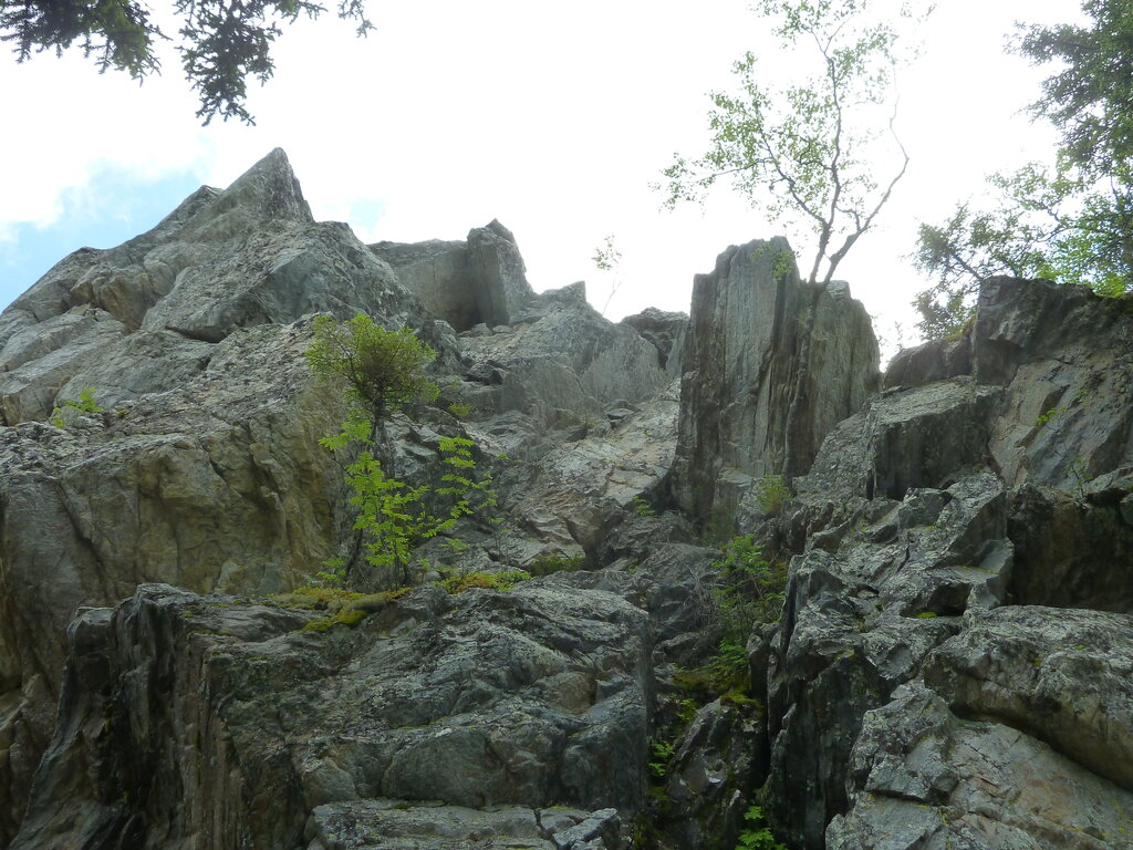 Достопримечательность Чёрная скала, Челябинская область, фото